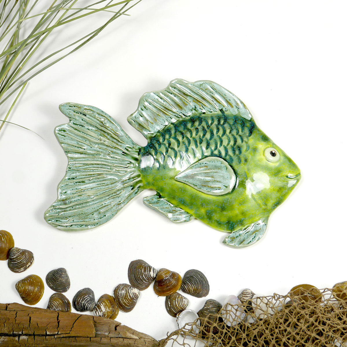 Zielona rybka ceramiczna z welonem dekoracja ściany rękodzieło artystyczne